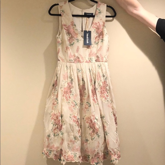 Modcloth Dresses & Skirts - ModCloth bridal dress with rose floral embroidery